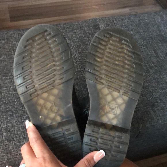 Kids Dr Marten’s - Picture 6 of 8